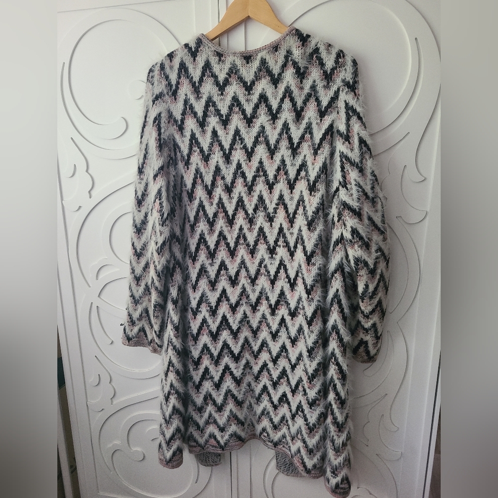 Absolutely Famous Chevron Eyelash Cardigan - 2X - Picture 2 of 11